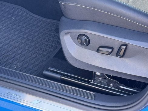 Used 2022 Volkswagen Taos SE image 20