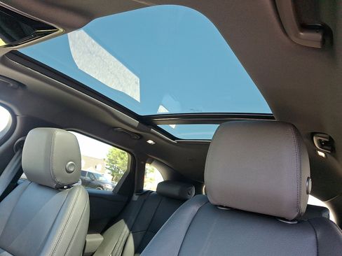 New 2026 Land Rover Range Rover Velar Dynamic SE AWD/4WD image 6