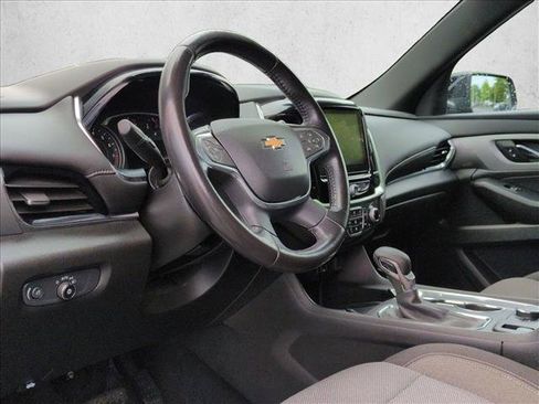 Used 2022 Chevrolet Traverse LT FWD image 10
