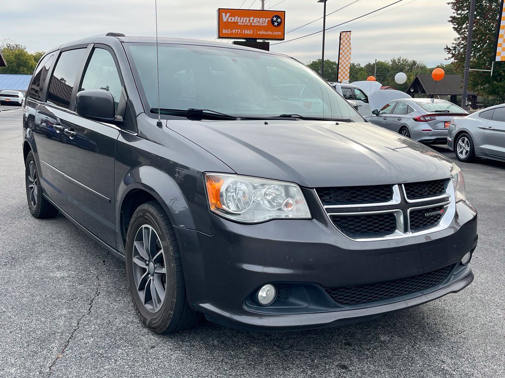 Used 2017 Dodge Grand Caravan SXT FWD image 1