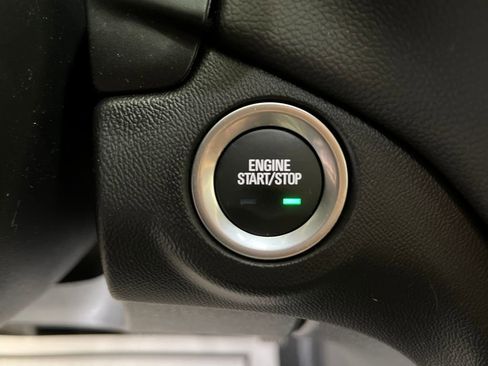Used 2021 Chevrolet Equinox LT AWD/4WD image 23