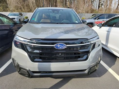 Used 2025 Subaru Forester Touring image 2