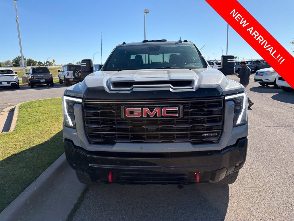 Used 2025 GMC Sierra 2500 AT4X AWD/4WD image 2
