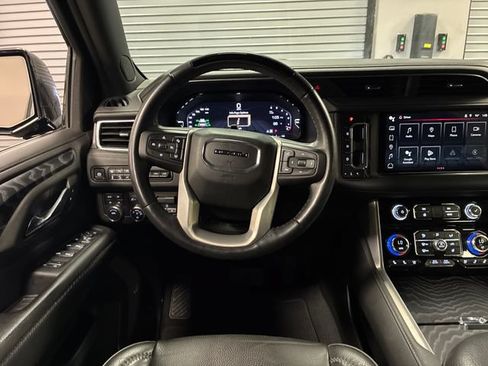 Used 2024 GMC Yukon XL Denali w/ Advanced Technology Package AWD/4WD image 13