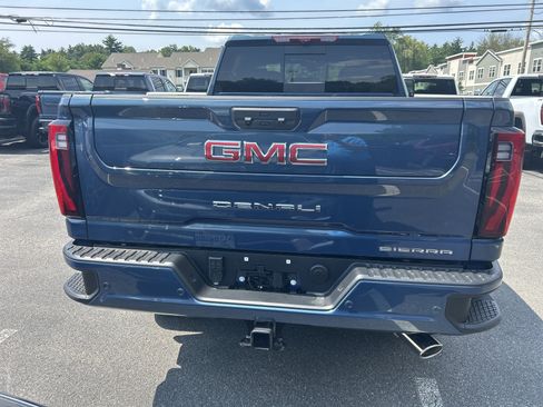 New 2026 GMC Sierra 3500 Denali w/ Denali Reserve Package AWD/4WD image 10