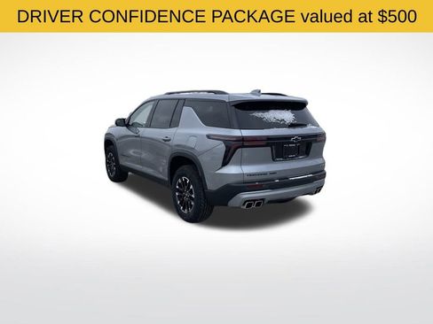 Used 2025 Chevrolet Traverse Z71 w/ Driver Confidence Package image 3