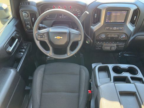 Used 2024 Chevrolet Silverado 2500 Custom w/ Custom Value Package image 15