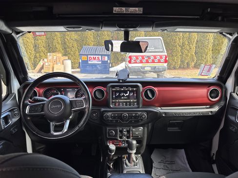 Used 2022 Jeep Wrangler Unlimited Rubicon w/ Cold Weather Group image 15