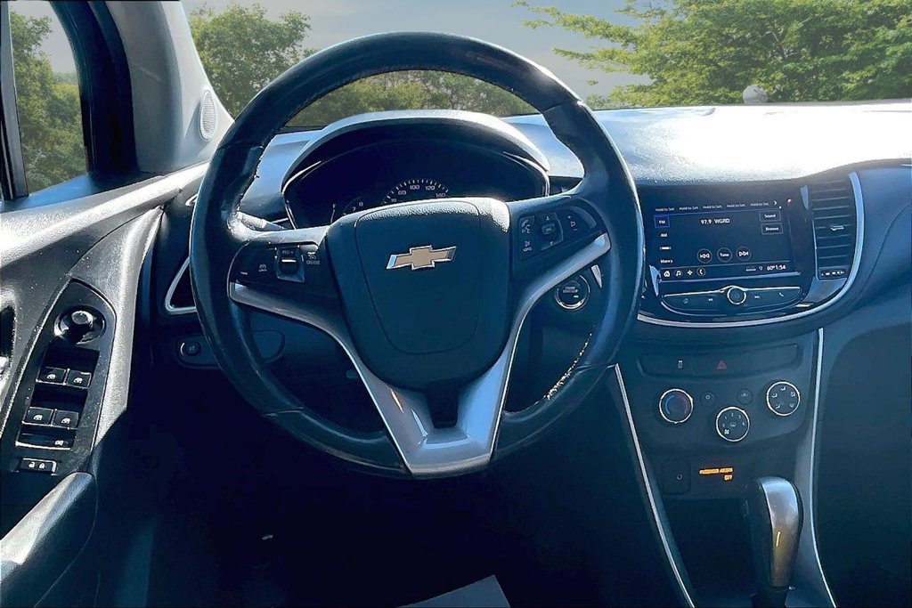 Used 2022 Chevrolet Trax LT w/ Driver Confidence Package AWD/4WD image 5