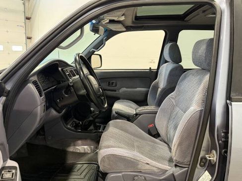 Used 1996 Toyota 4Runner SR5 AWD/4WD image 15
