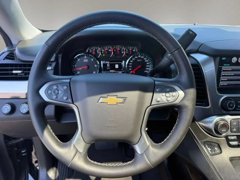 Used 2020 Chevrolet Suburban LT w/ Luxury Package AWD/4WD image 19