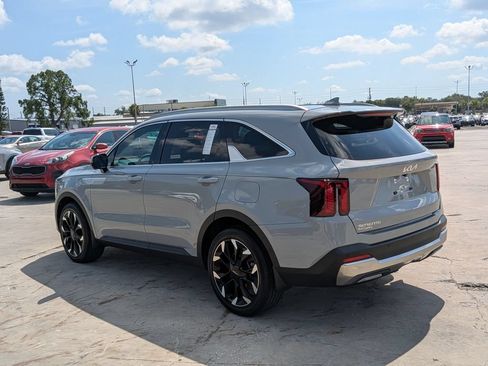 Certified 2025 Kia Sorento SX FWD image 5