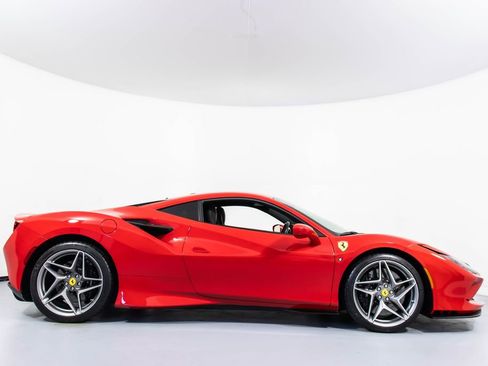 Certified 2020 Ferrari F8 Tributo image 3