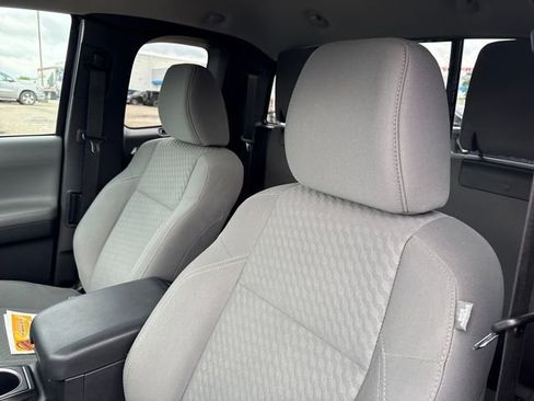 Used 2020 Toyota Tacoma SR w/ SX Package AWD/4WD image 10