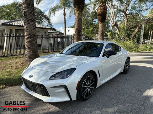 Used 2024 Toyota GR86 image 11