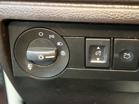 Used 2011 Ford Fusion SE image 19