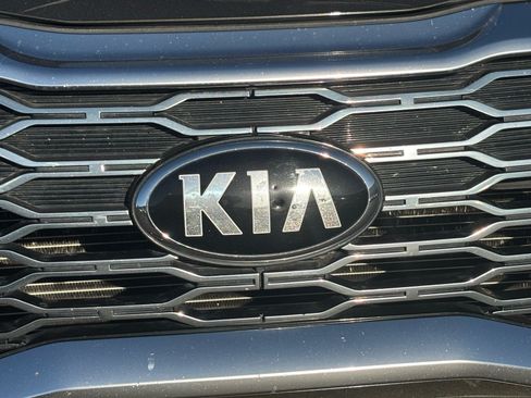 Used 2021 Kia Telluride S FWD image 9