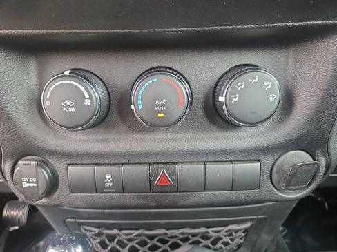 Used 2016 Jeep Wrangler Unlimited Sport w/ Connectivity Group AWD/4WD image 22