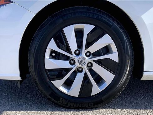 Used 2024 Nissan Altima 2.5 S image 24