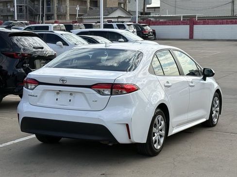 Used 2024 Toyota Corolla LE FWD image 4