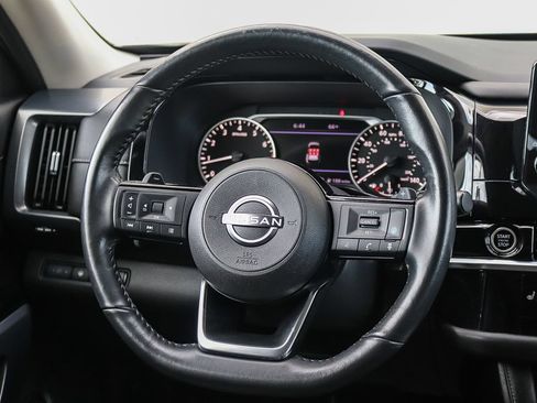 Used 2023 Nissan Pathfinder SL FWD image 15