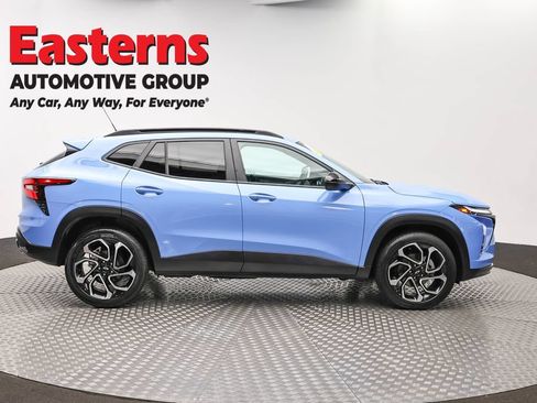 Used 2024 Chevrolet Trax RS w/ Driver Confidence Package FWD image 4