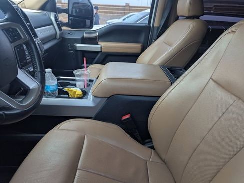 Used 2022 Ford F250 Lariat w/ Lariat Value Package AWD/4WD image 9