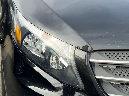 Used 2018 Mercedes-Benz Metris Passenger image 8