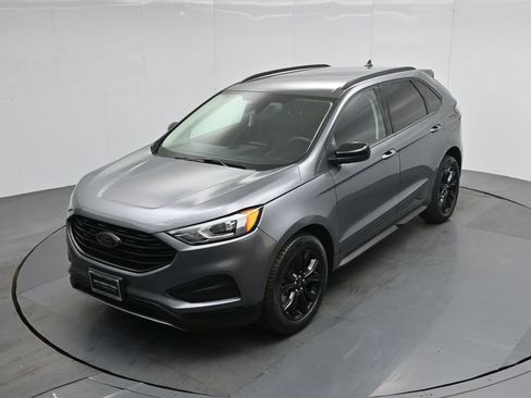 Certified 2022 Ford Edge SE w/ Black Appearance Package image 37