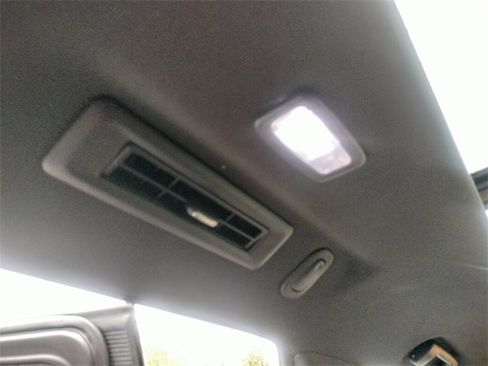 Used 2023 Chevrolet Suburban High Country image 29