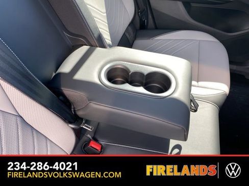 New 2025 Volkswagen Tiguan SE image 54