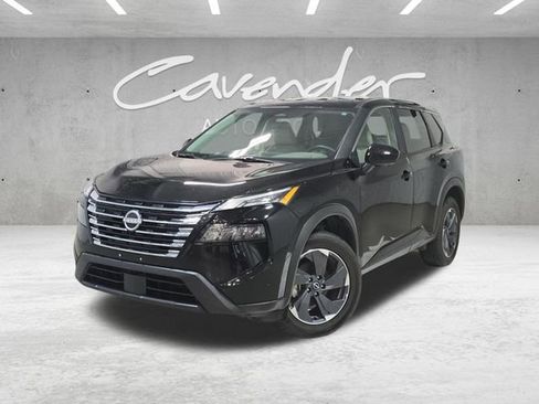 Used 2025 Nissan Rogue SV image 1