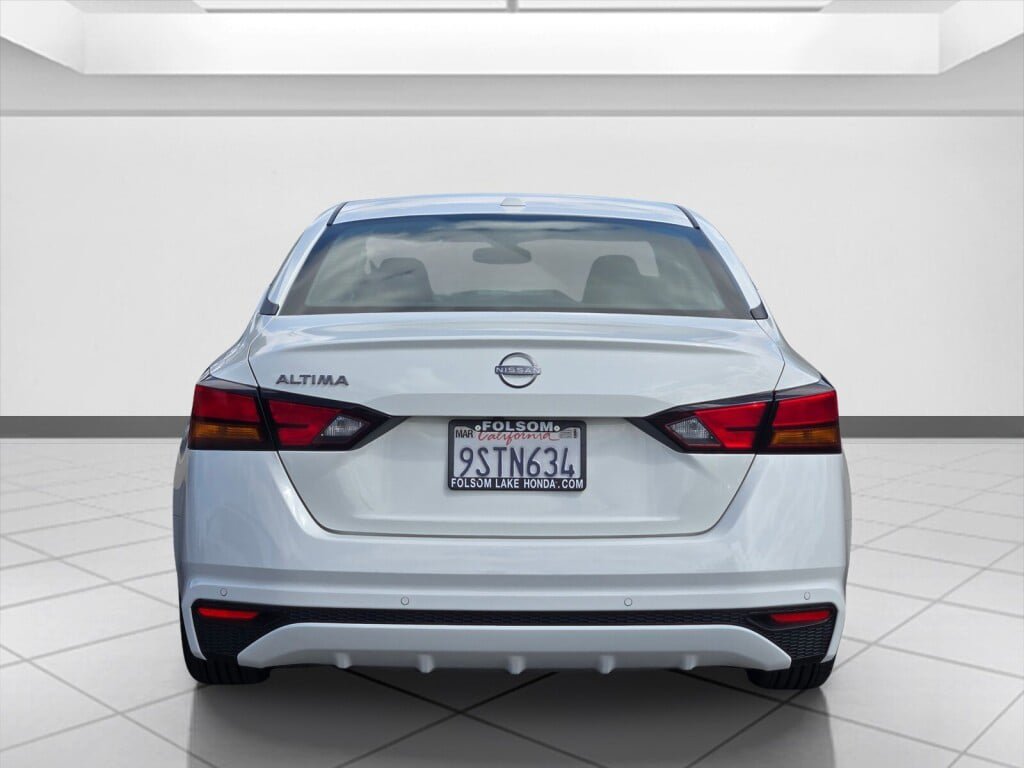 Used 2025 Nissan Altima 2.5 SV FWD image 6
