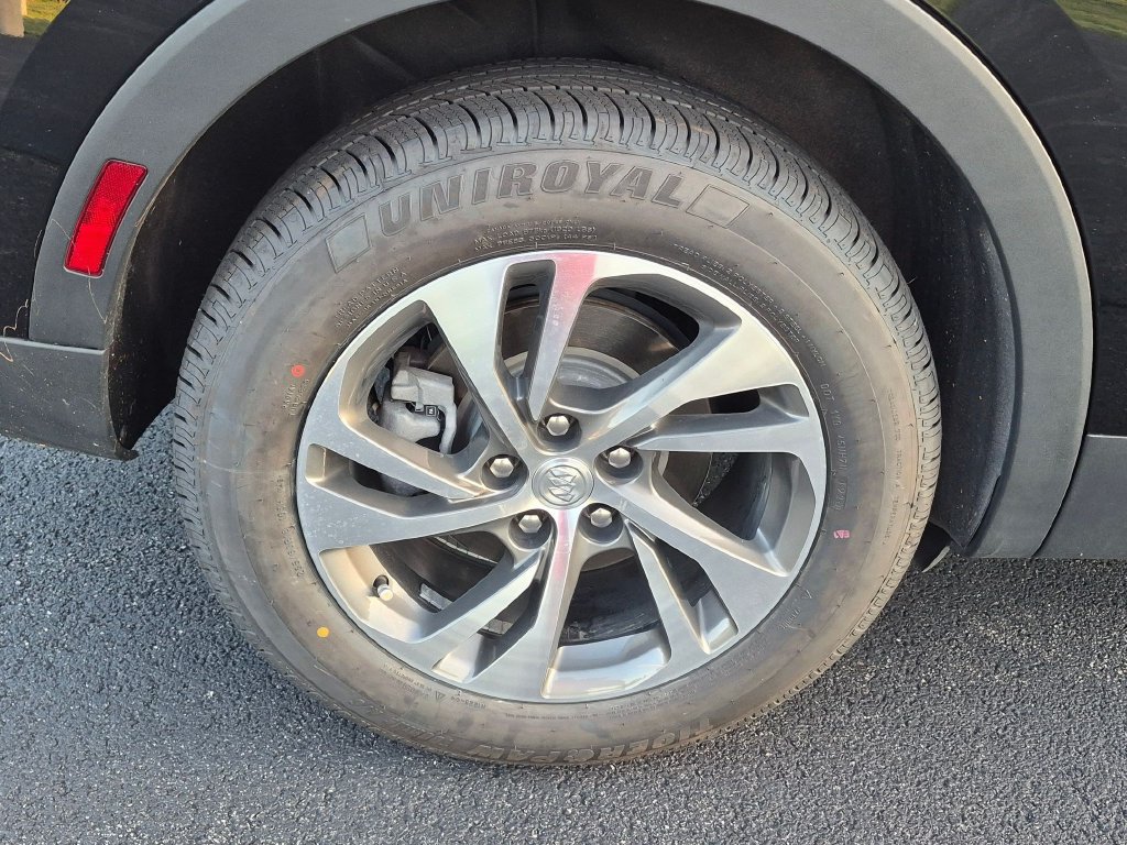 Used 2021 Buick Envision Essence AWD/4WD image 27