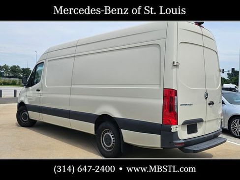 Used 2020 Mercedes-Benz Sprinter 2500 image 4