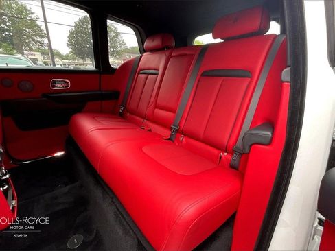 Certified 2022 Rolls-Royce Cullinan image 23