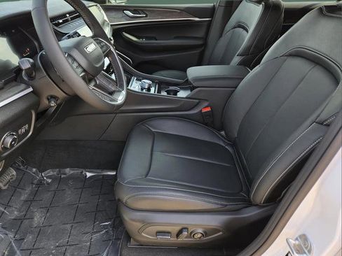New 2026 Jeep Grand Cherokee L Limited AWD/4WD image 14