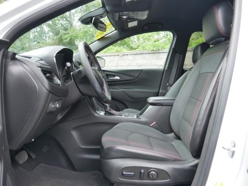 Used 2023 Chevrolet Equinox RS AWD/4WD image 12