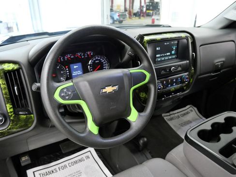 Used 2019 Chevrolet Silverado 1500 Custom w/ Custom Convenience Package AWD/4WD image 12