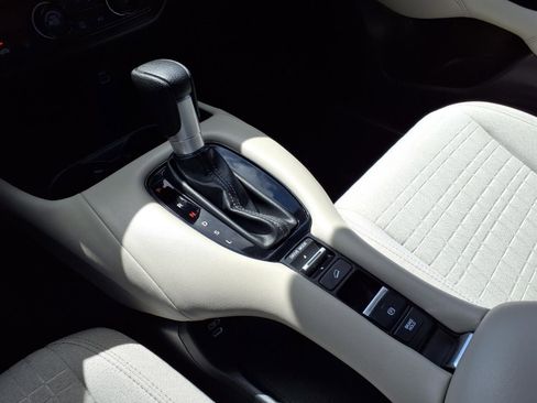 Used 2025 Honda HR-V LX image 21