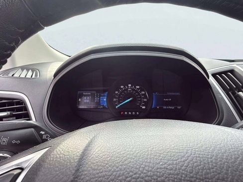 Used 2024 Ford Edge SEL image 12