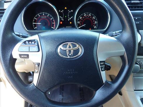 Used 2012 Toyota Highlander 4WD w/ Tech Pkg image 12