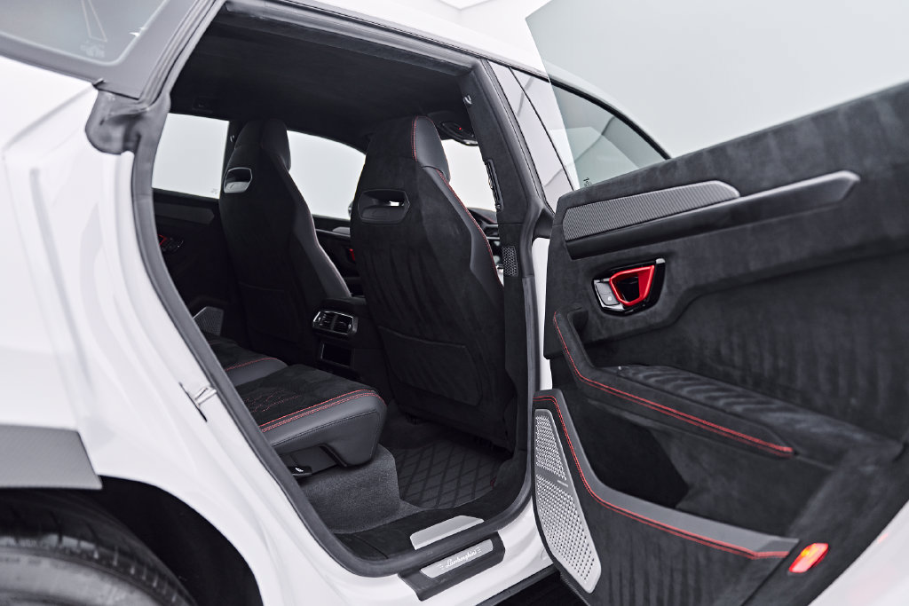 Used 2023 Lamborghini Urus Performante AWD/4WD image 42