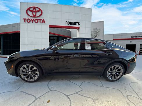 New 2026 Toyota Crown Limited w/ Advanced Technology Package image 4