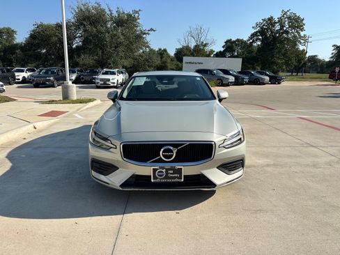Used 2020 Volvo S60 T5 Momentum w/ Protection Package image 6
