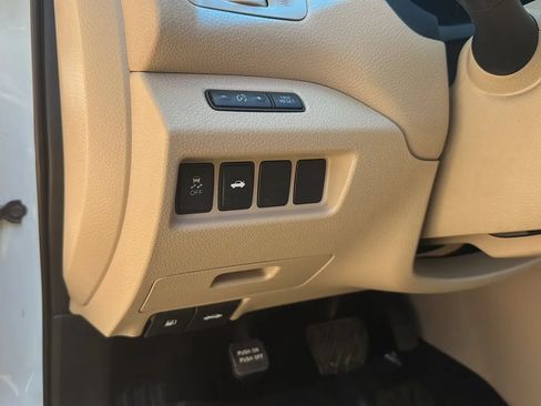 Used 2015 Nissan Altima 2.5 SV FWD image 30