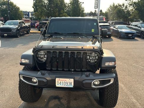 Used 2023 Jeep Gladiator Sport w/ Trailer Tow Package AWD/4WD image 10