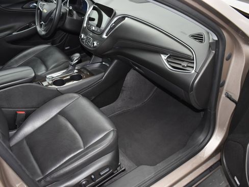 Used 2024 Chevrolet Malibu LT image 11