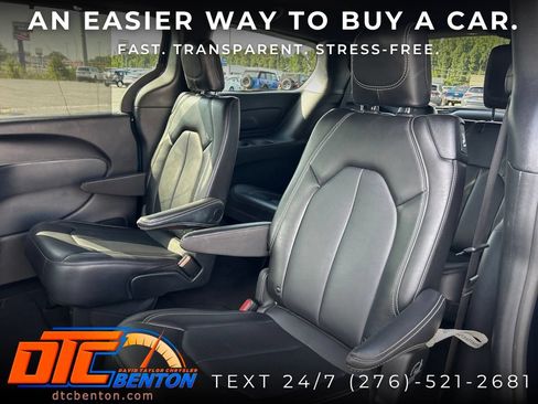 Used 2025 Chrysler Pacifica Select FWD image 25