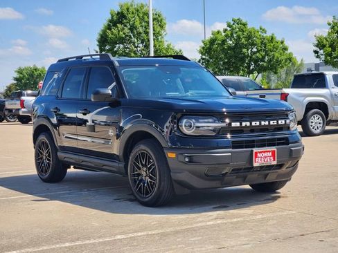 Used 2021 Ford Bronco Sport Outer Banks w/ Outer Banks Package (96D) image 2